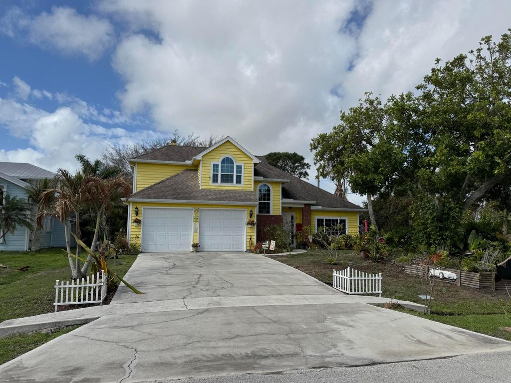 Photo of 1226 SE Coral Reef Street, Port Saint Lucie, FL 34983 (MLS # B26019077)