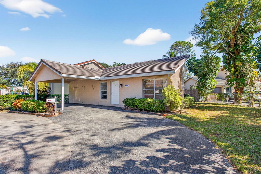 Photo of 8938 Shadow Wood Boulevard, Coral Springs, FL 33071 (MLS # R11143052)