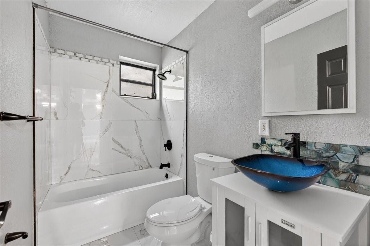 Biscayne Gardens Sec A - Residential Lease