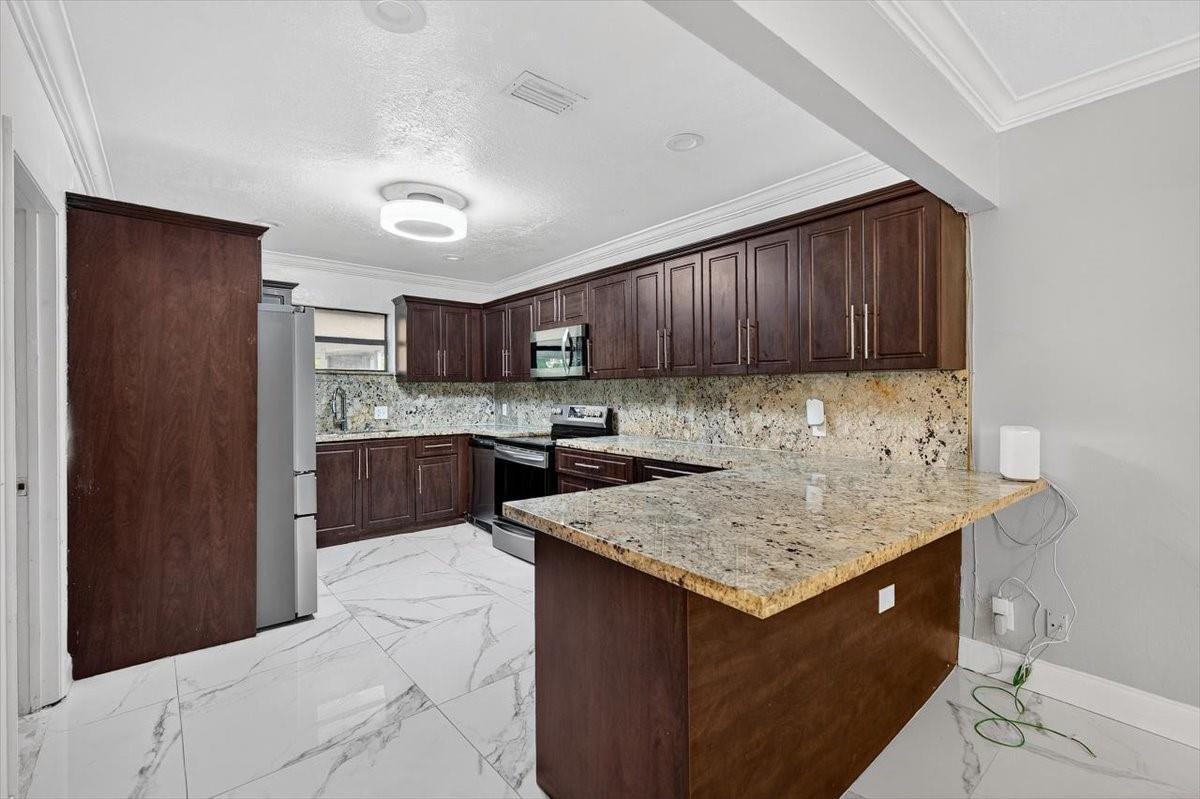 Biscayne Gardens Sec A - Residential Lease