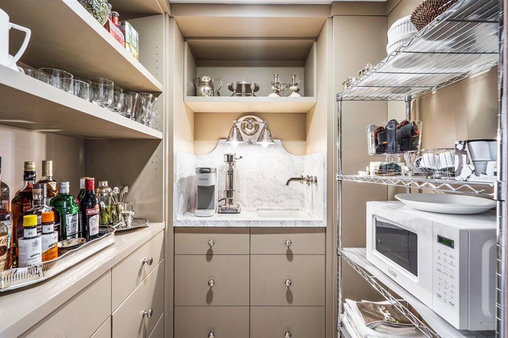 LOWELL HOUSE CONDO LTS 53 - Residential