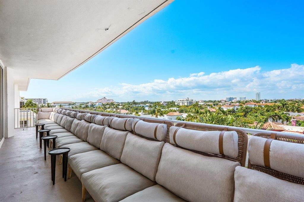 LOWELL HOUSE CONDO LTS 53 - Residential