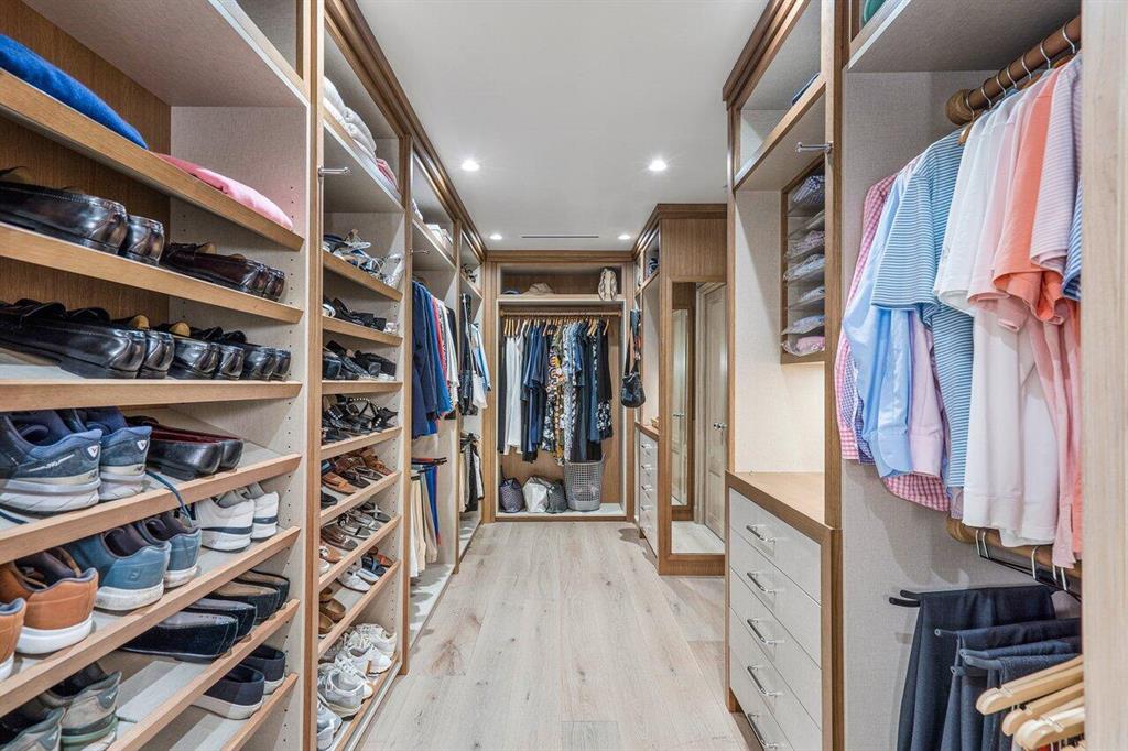 LOWELL HOUSE CONDO LTS 53 - Residential