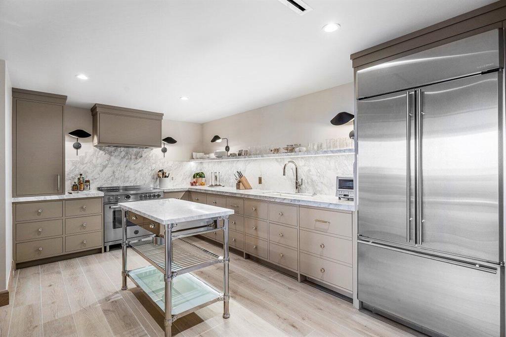 LOWELL HOUSE CONDO LTS 53 - Residential