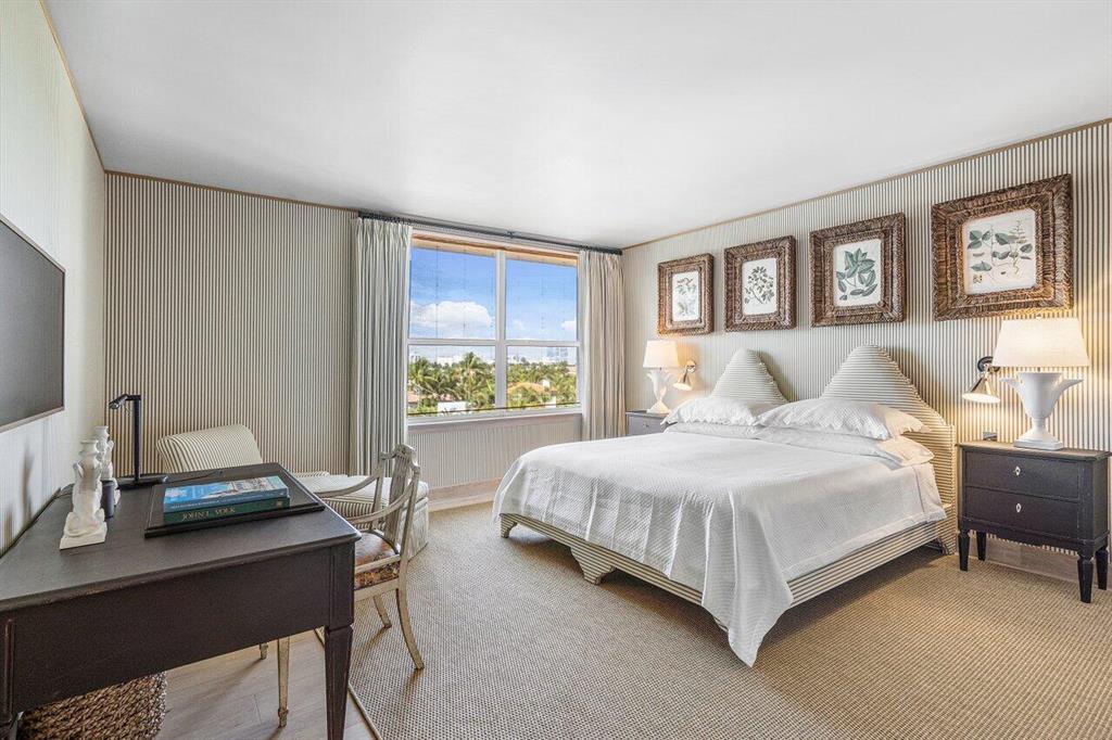 LOWELL HOUSE CONDO LTS 53 - Residential