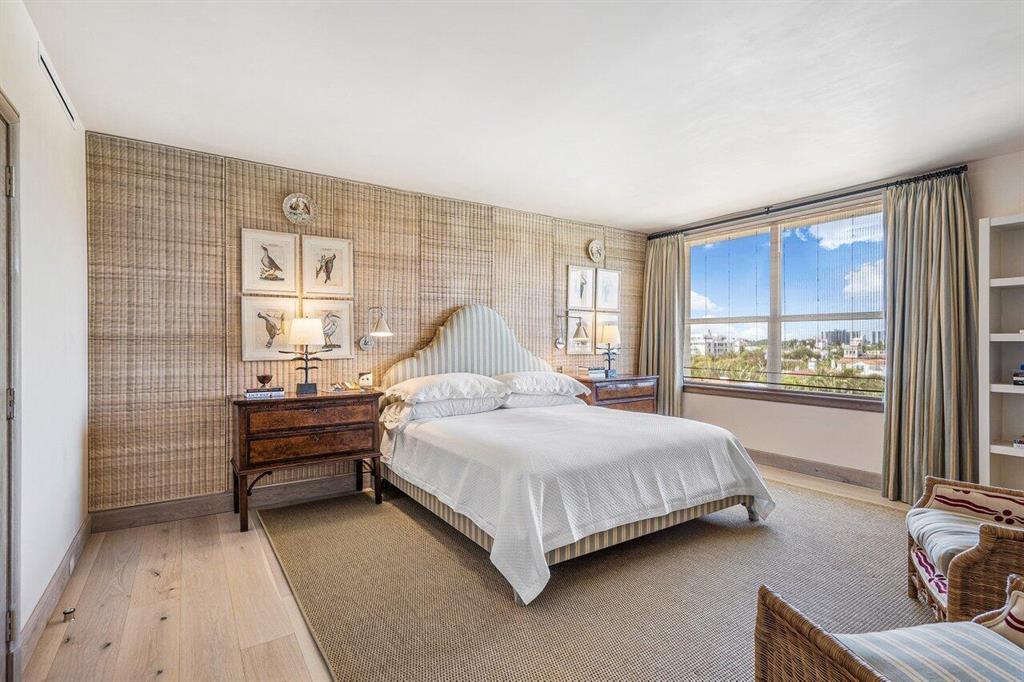 LOWELL HOUSE CONDO LTS 53 - Residential