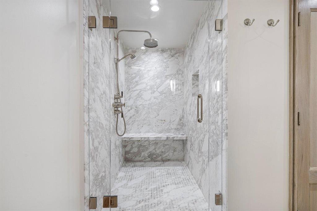 LOWELL HOUSE CONDO LTS 53 - Residential