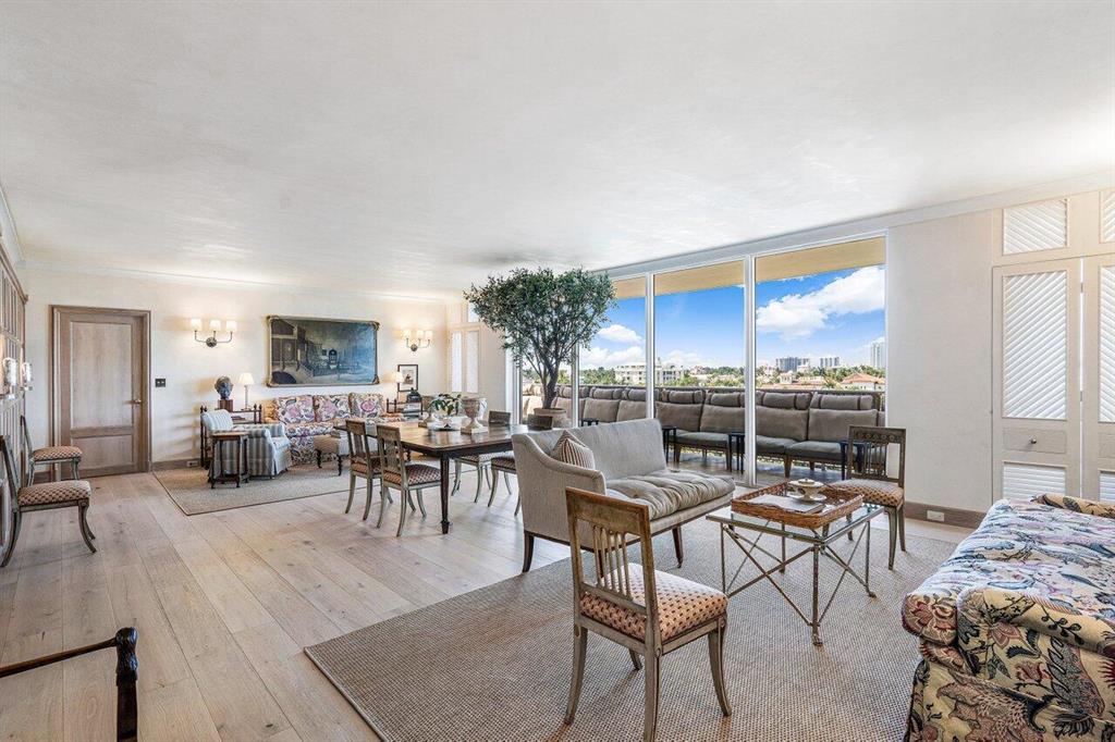 LOWELL HOUSE CONDO LTS 53 - Residential