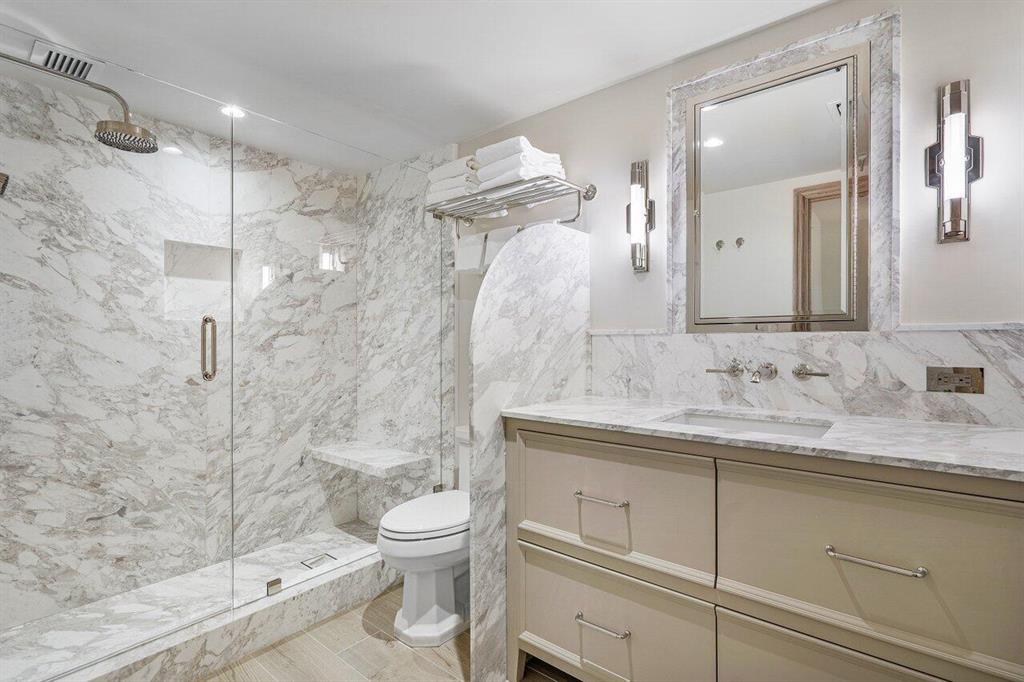 LOWELL HOUSE CONDO LTS 53 - Residential