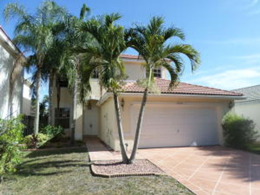 Come see this 4 bedroom / 2.5 bathroom single family home. The home features a spacious master bedroom and living room. This home is move in ready with fresh interior painting, new carpeting and electrical fixtures. The community features many amenities such as tennis, community pool and park. Close to shopping, restaurants, beaches and transportation, this community provides all that you need to call this home. Call now for details on this great opportunity. Sizes approx.