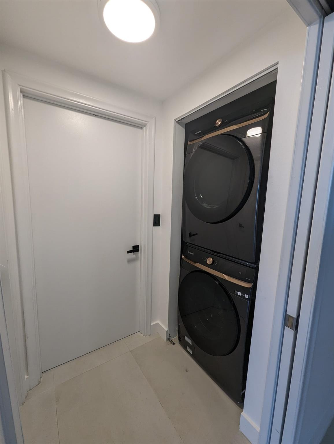 Venture At Aventura East - Residential Lease