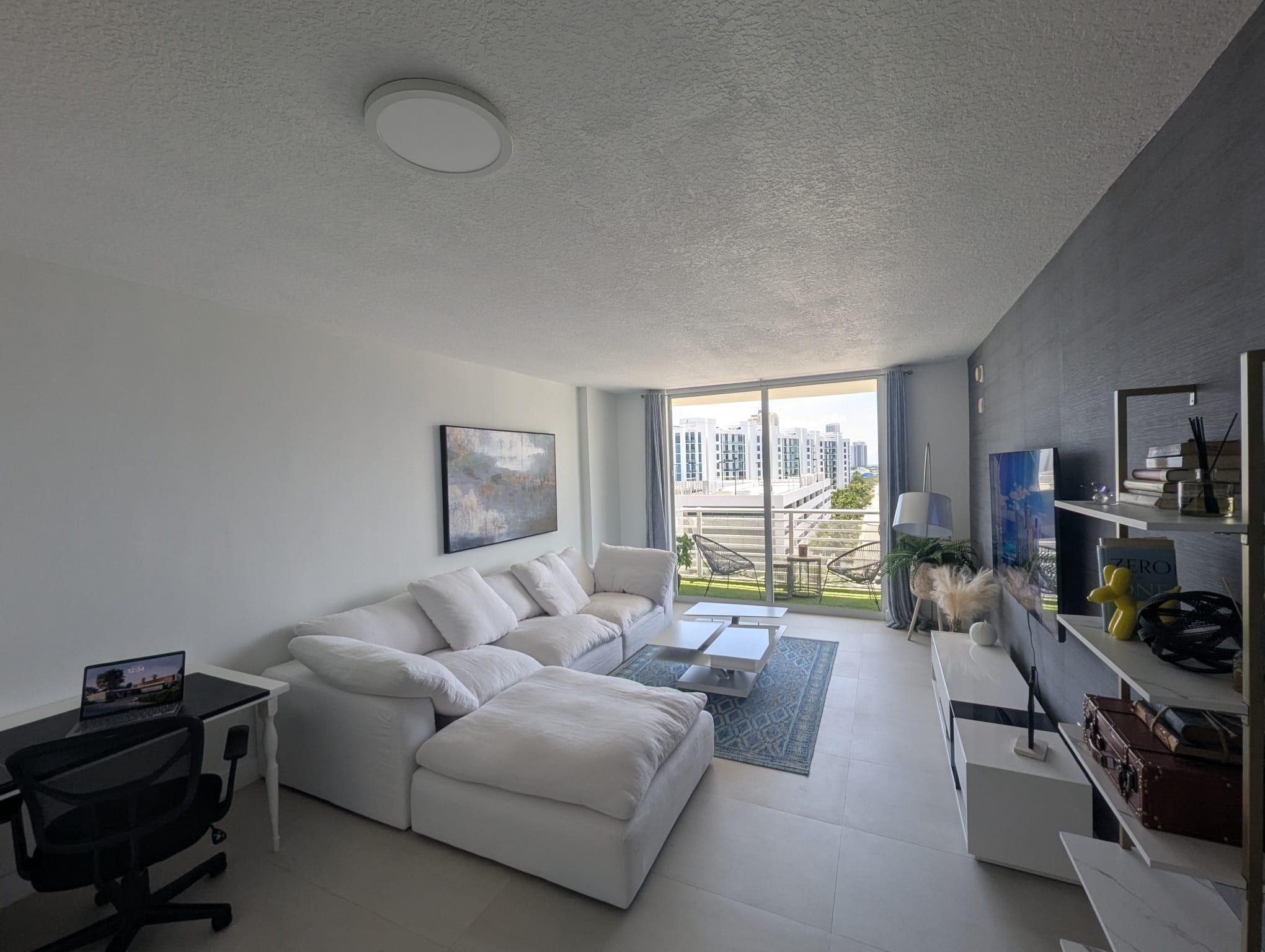 Venture At Aventura East - Residential Lease