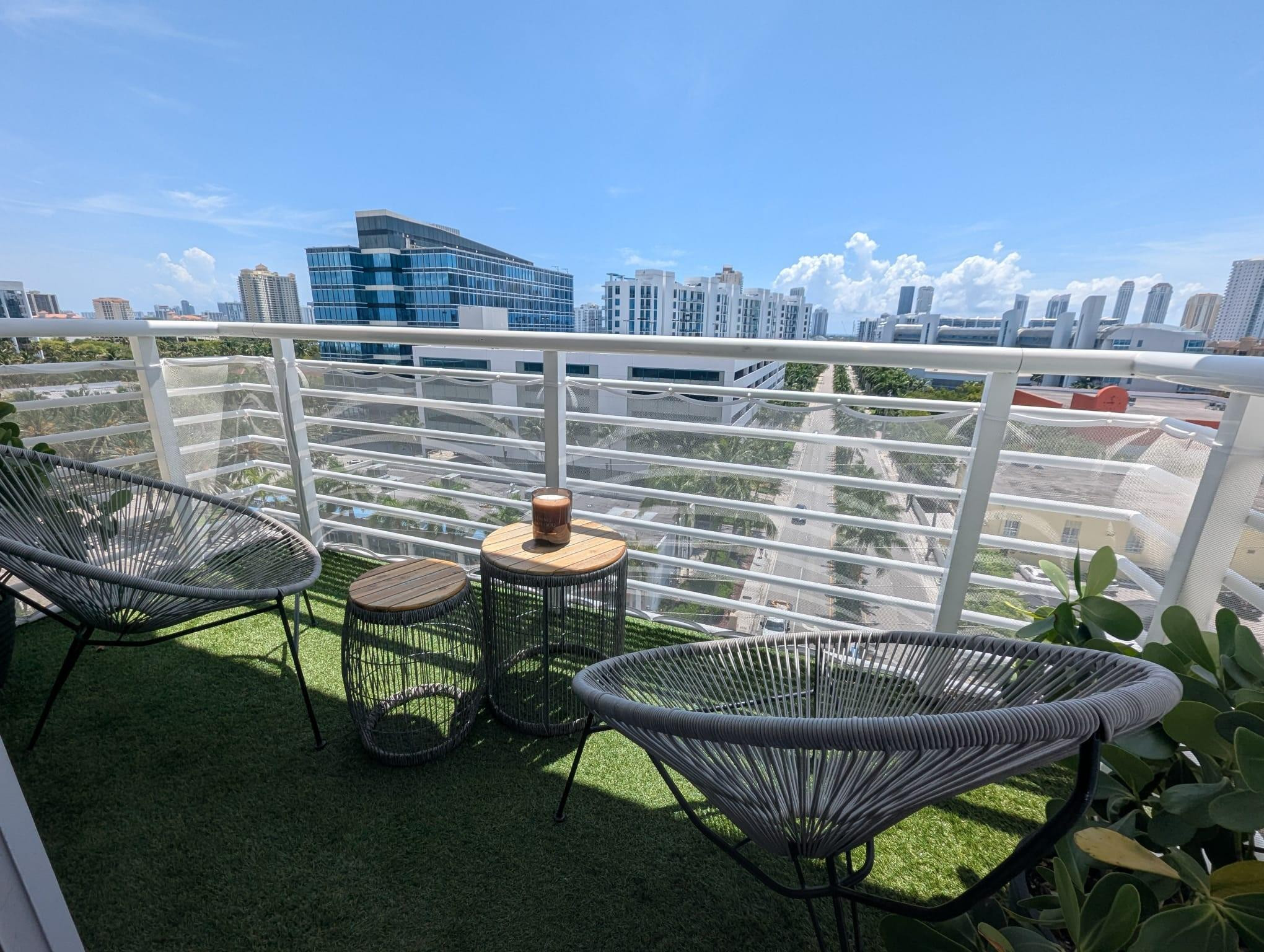 Venture At Aventura East - Residential Lease