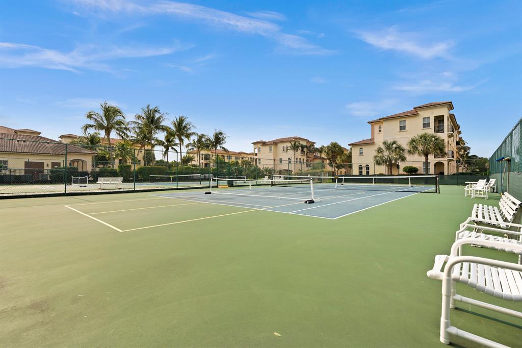 SAND DOLLAR VILLAS CONDOMINIUM D - Residential