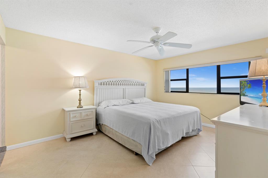 SAND DOLLAR VILLAS CONDOMINIUM D - Residential