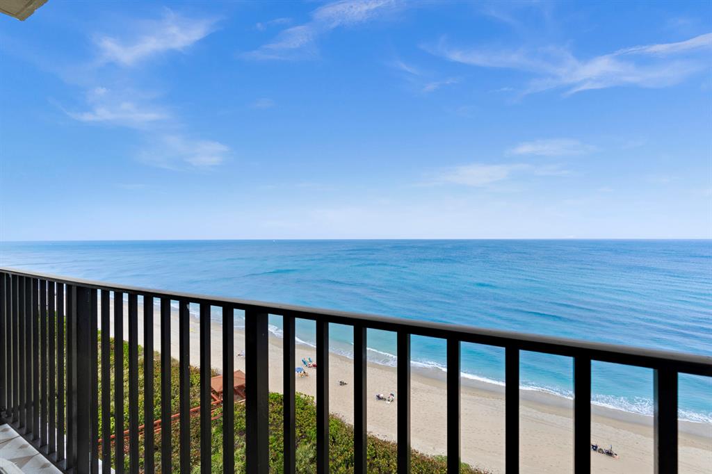 SAND DOLLAR VILLAS CONDOMINIUM D - Residential