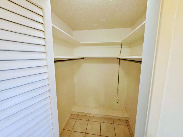 HILLCREST COUNTRY CLUB AP - Residential