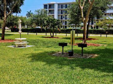 HILLCREST COUNTRY CLUB AP - Residential