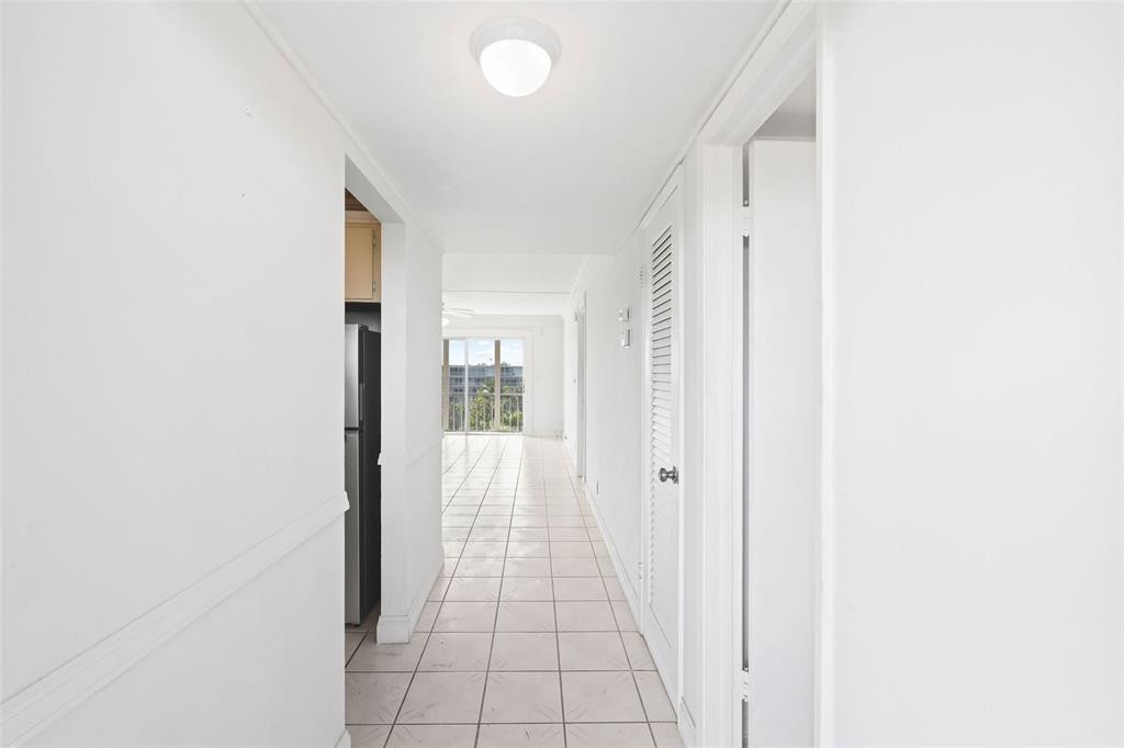 HILLCREST COUNTRY CLUB AP - Residential