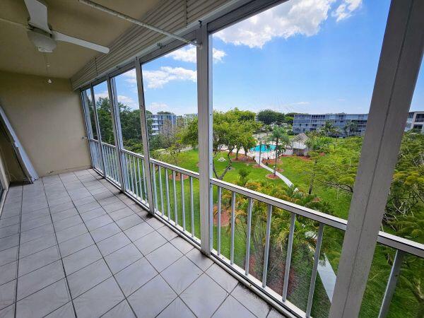 HILLCREST COUNTRY CLUB AP - Residential