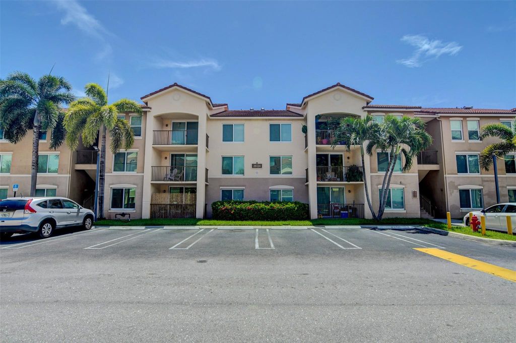 Photo of 224 Villa Circle #224, Boynton Beach, FL 33435 (MLS # F10449067)
