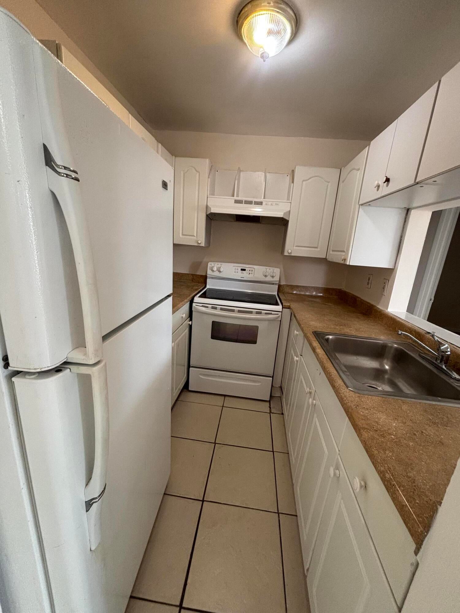 10020 WINDING LAKE Road 201