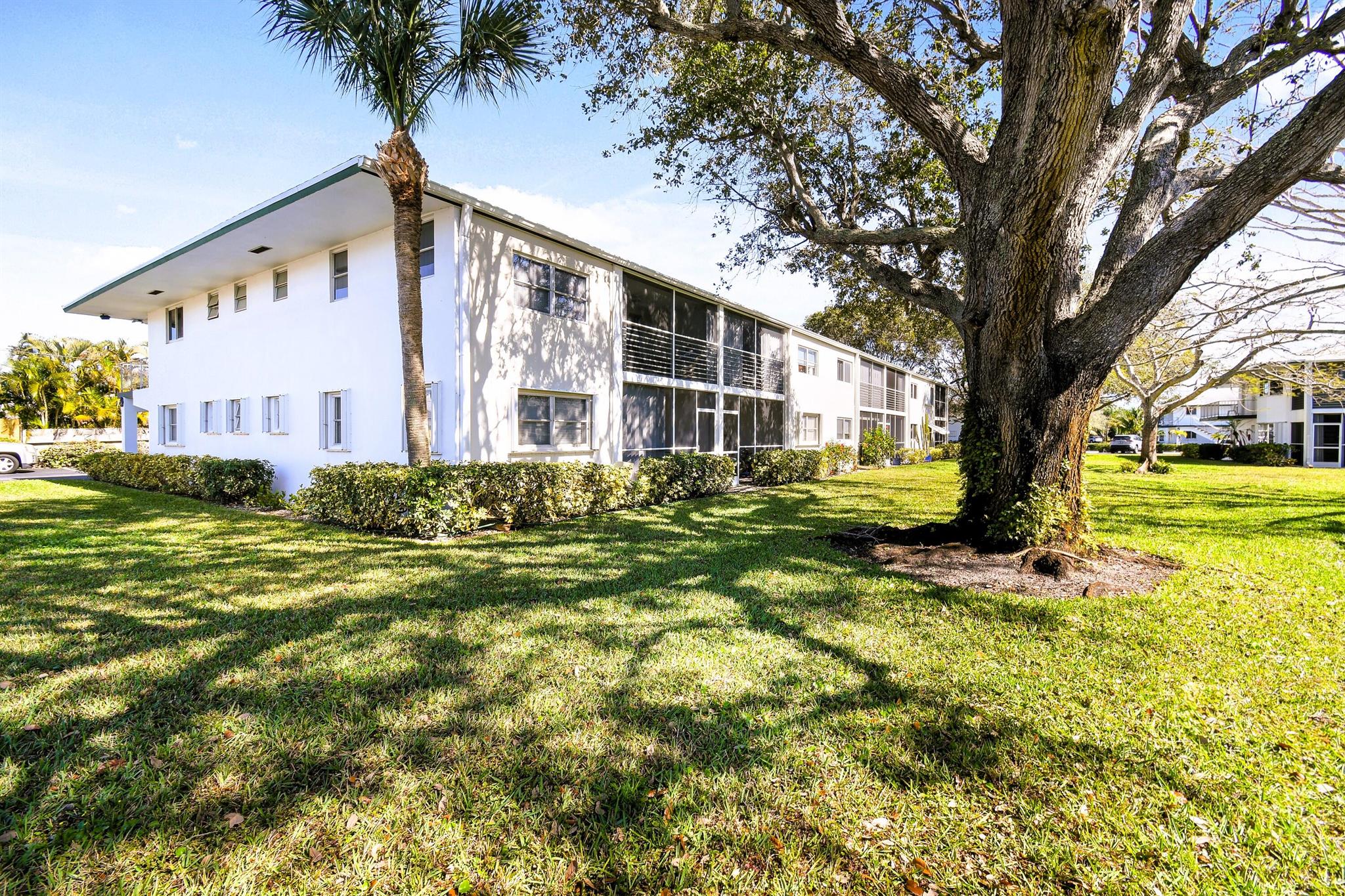 TEQUESTA GARDEN CONDO 1 - Residential
