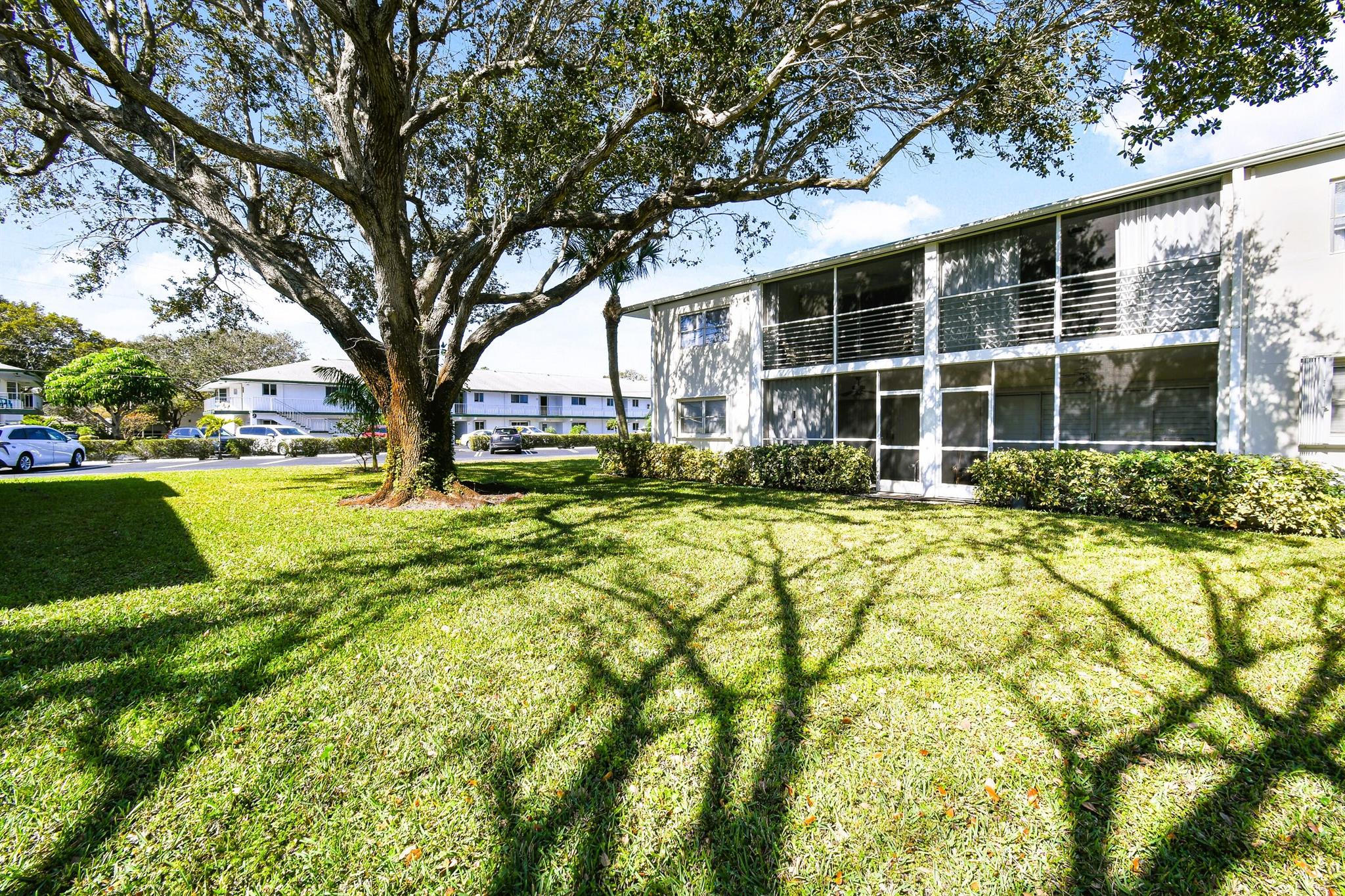 TEQUESTA GARDEN CONDO 1 - Residential