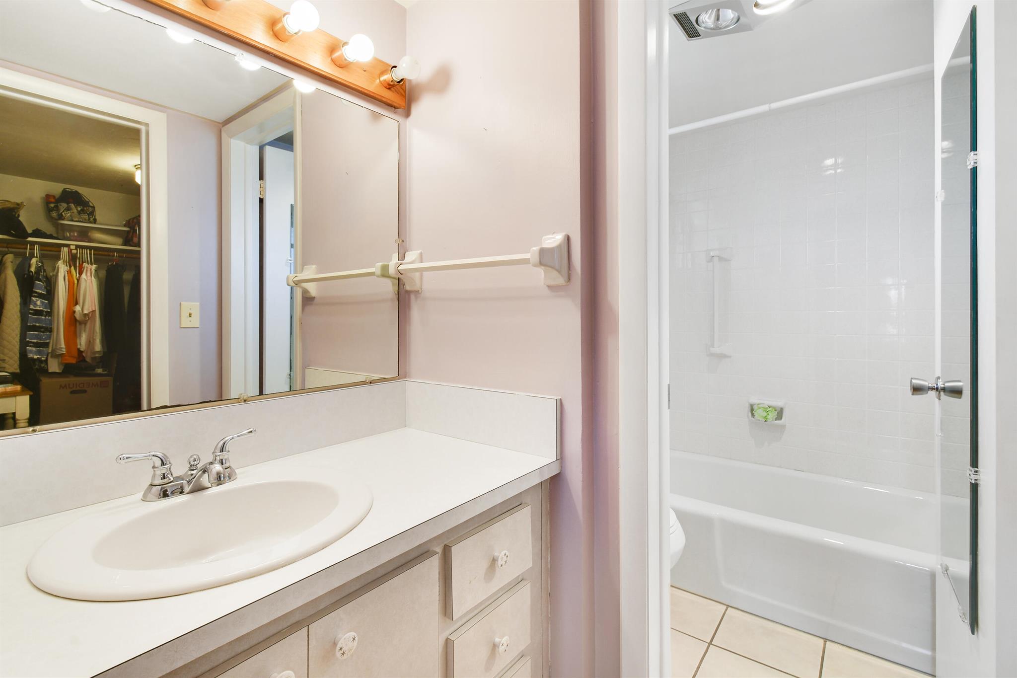 TEQUESTA GARDEN CONDO 1 - Residential