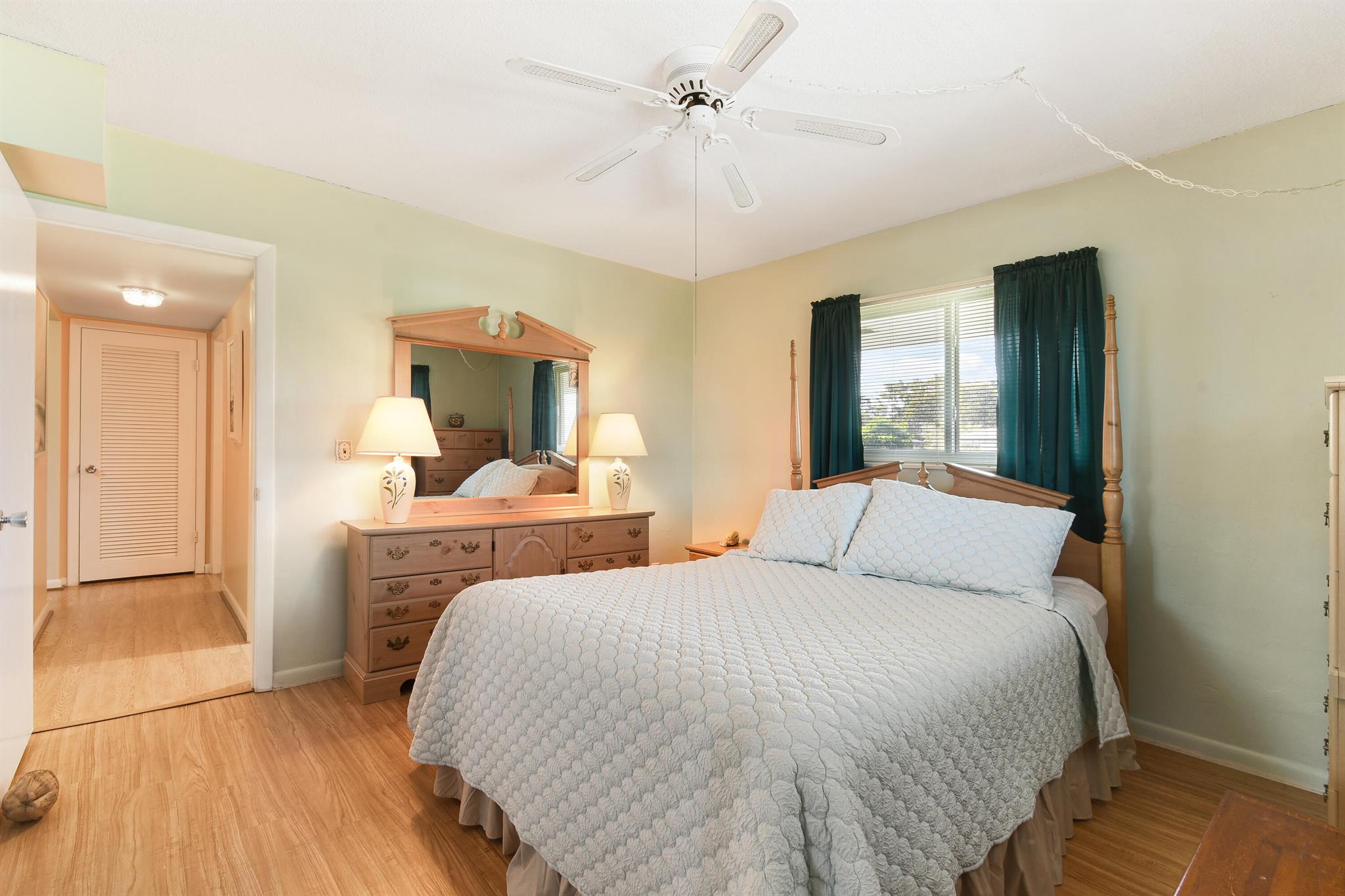 TEQUESTA GARDEN CONDO 1 - Residential
