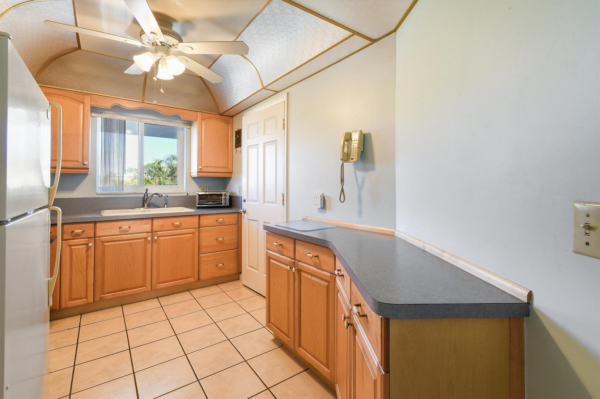 TEQUESTA GARDEN CONDO 1 - Residential
