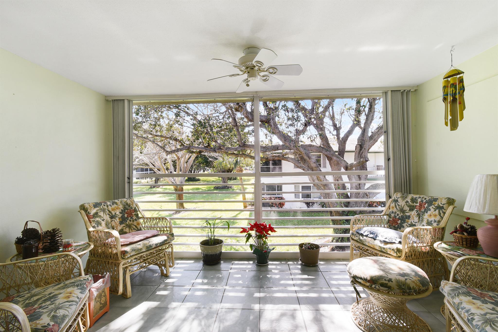 TEQUESTA GARDEN CONDO 1 - Residential
