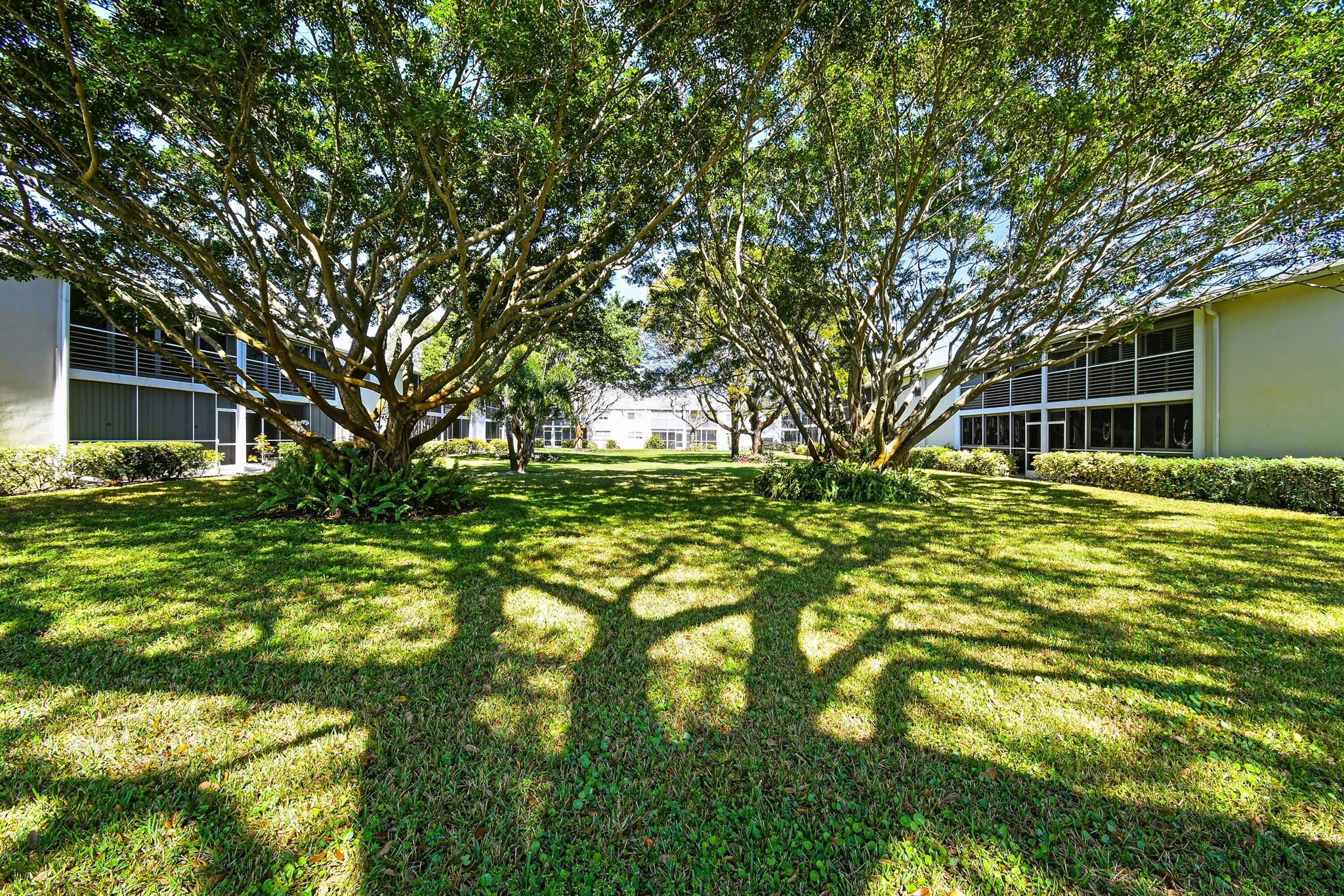 TEQUESTA GARDEN CONDO 1 - Residential