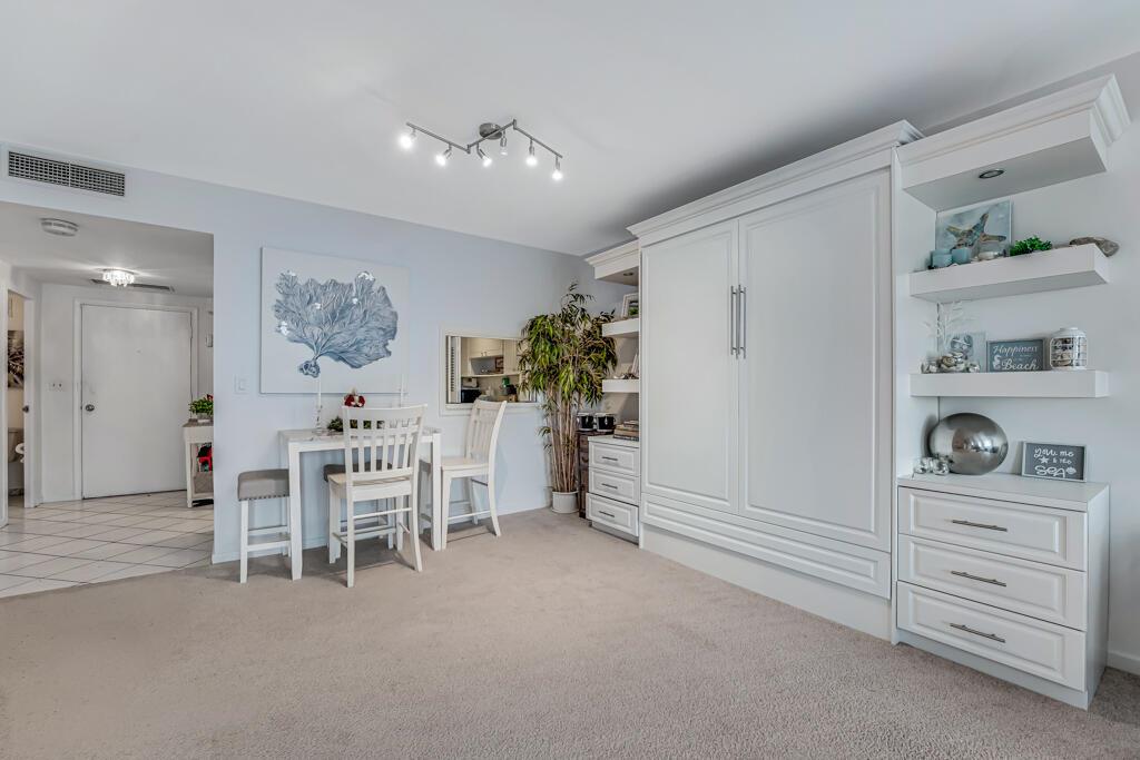 LA BONNE VIE CONDO - Residential