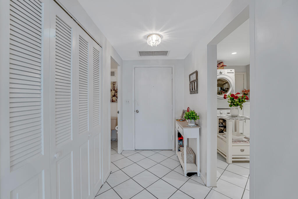 LA BONNE VIE CONDO - Residential