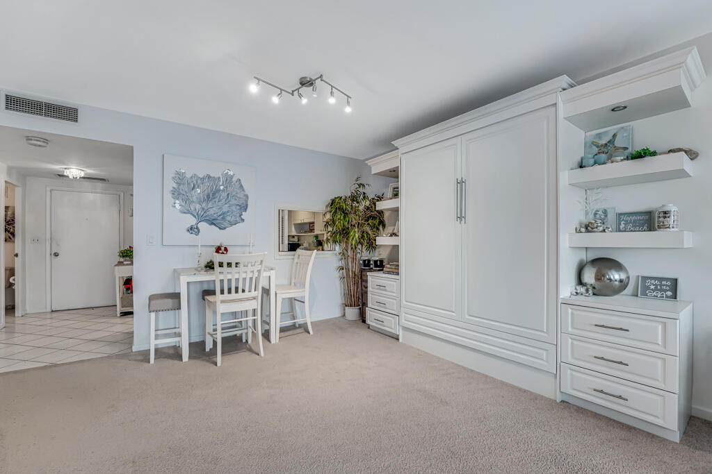 LA BONNE VIE CONDO - Residential