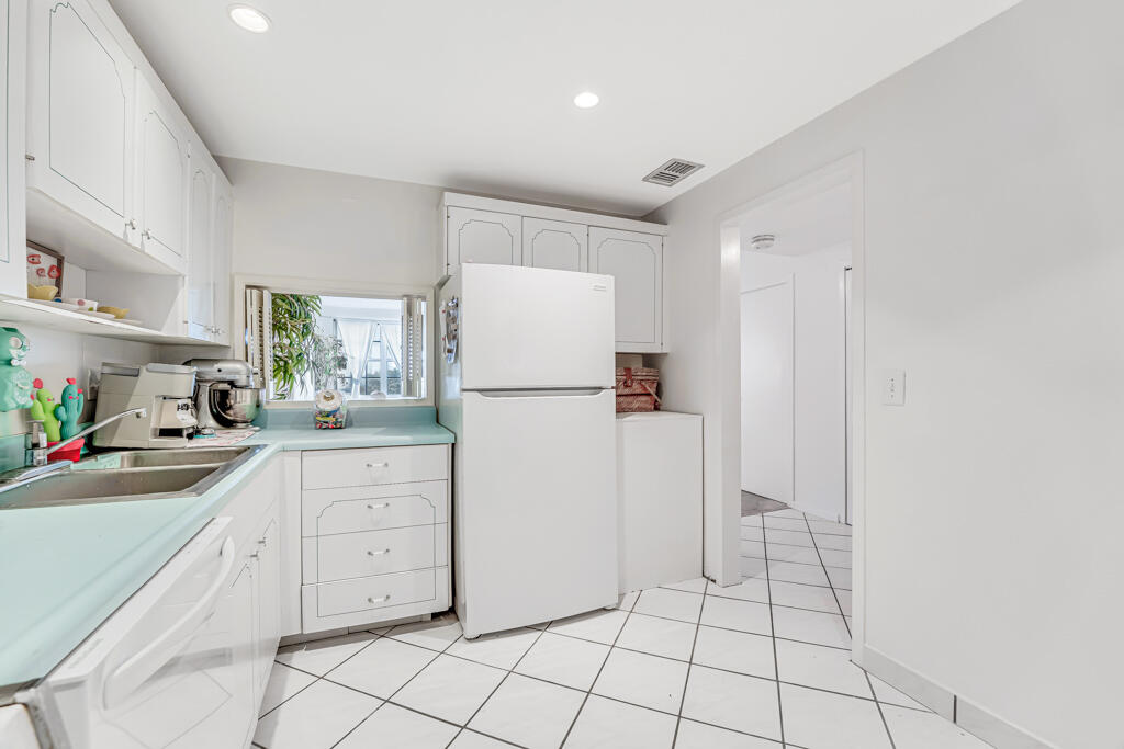 LA BONNE VIE CONDO - Residential