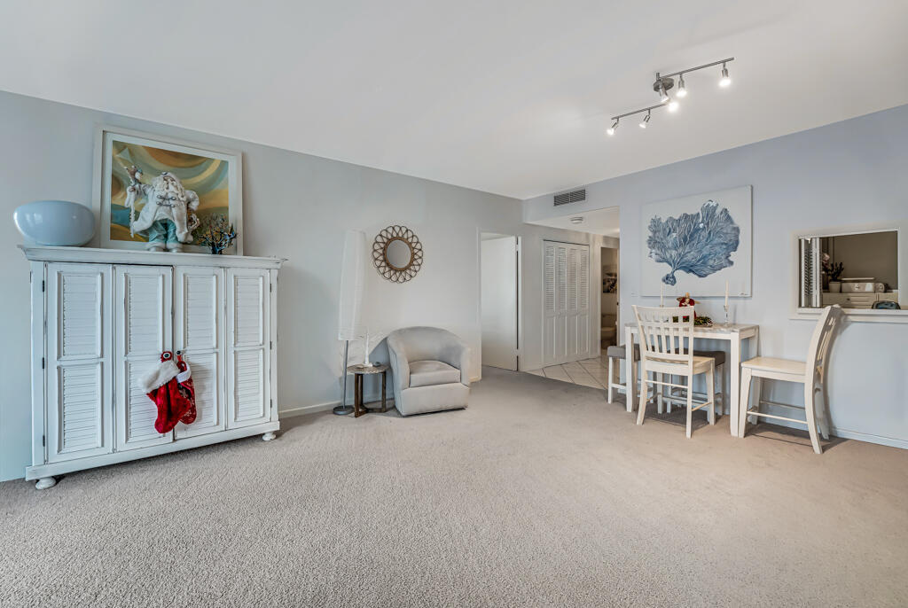 LA BONNE VIE CONDO - Residential