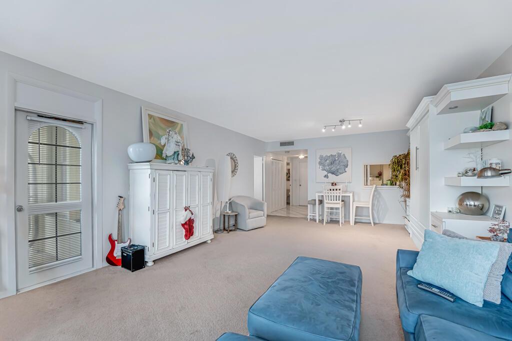 LA BONNE VIE CONDO - Residential