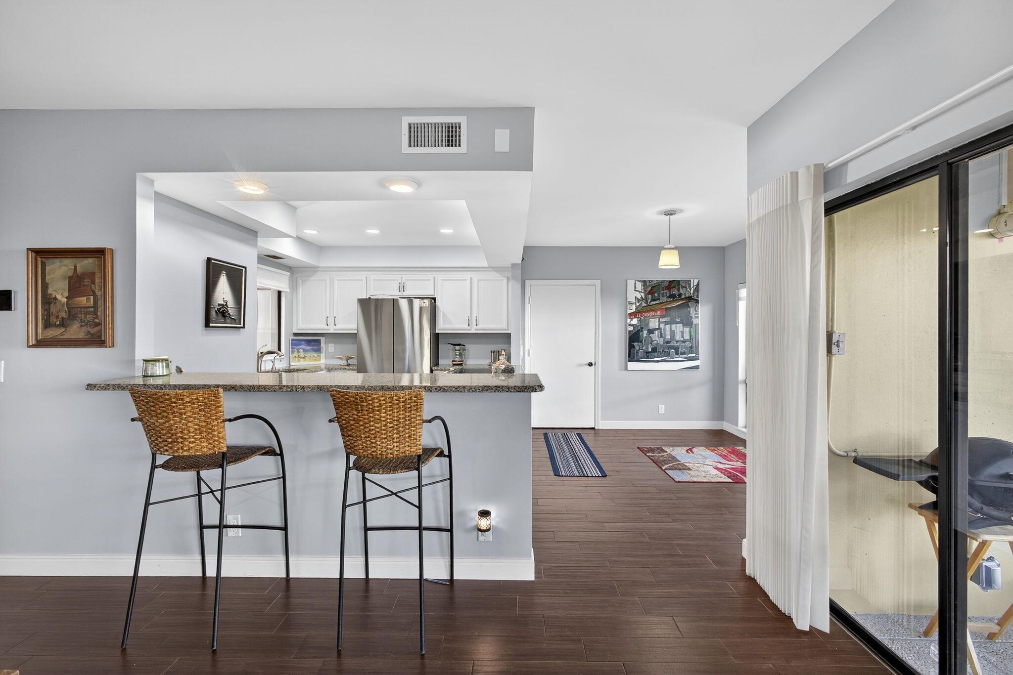 LAKES CONDO - Residential