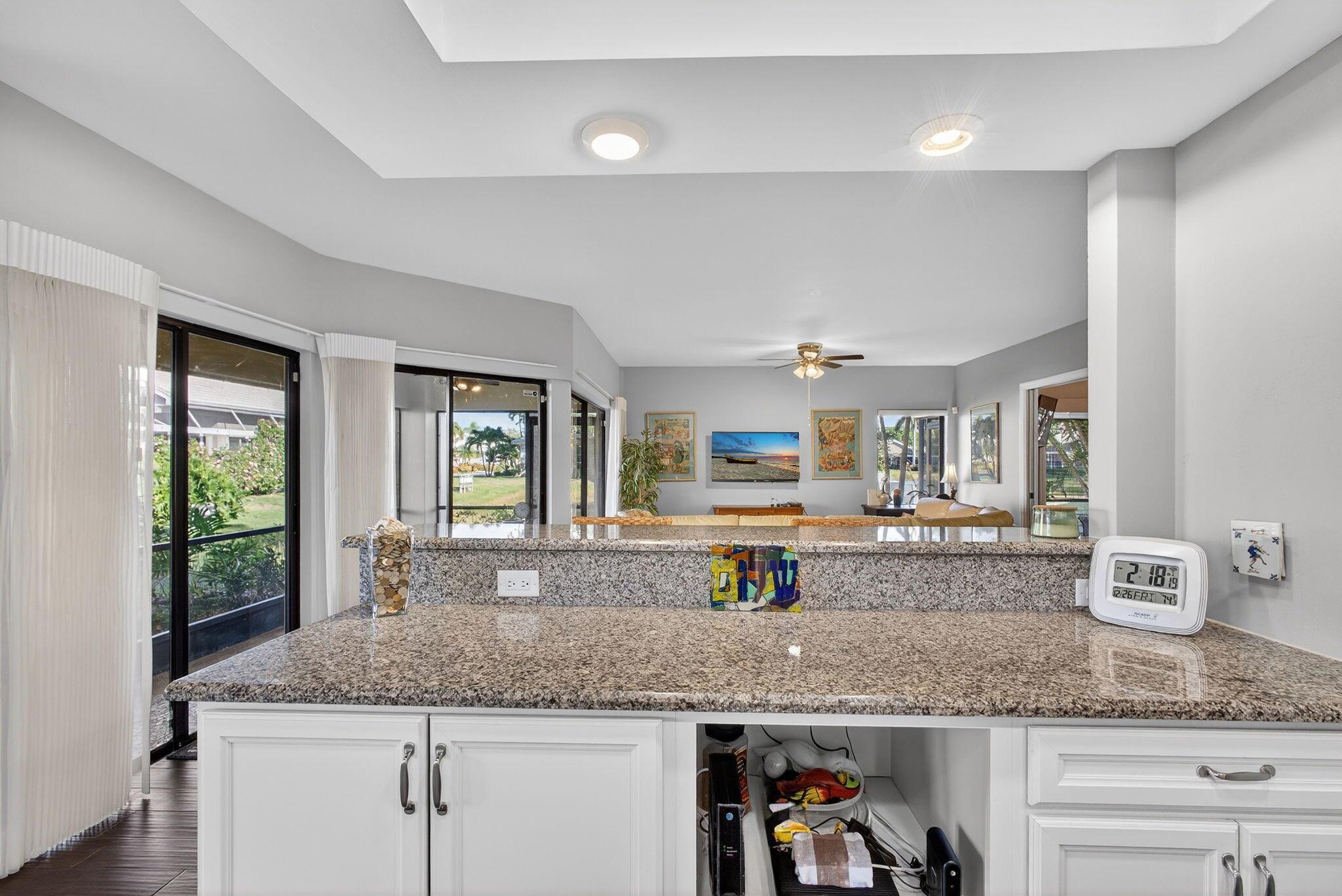 LAKES CONDO - Residential