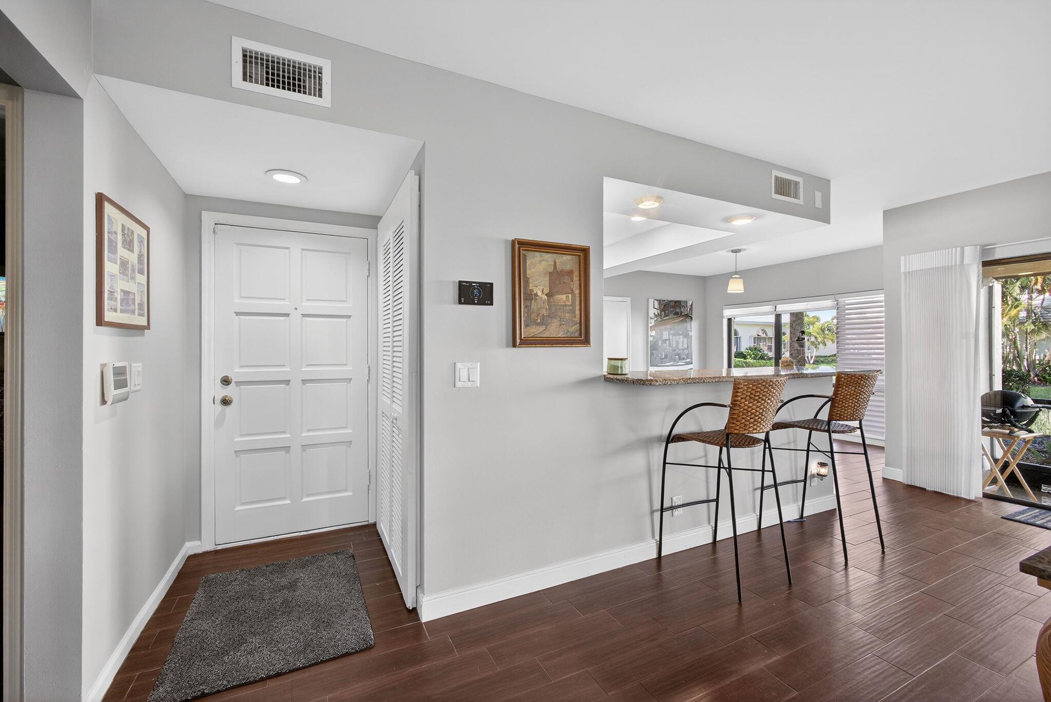 LAKES CONDO - Residential