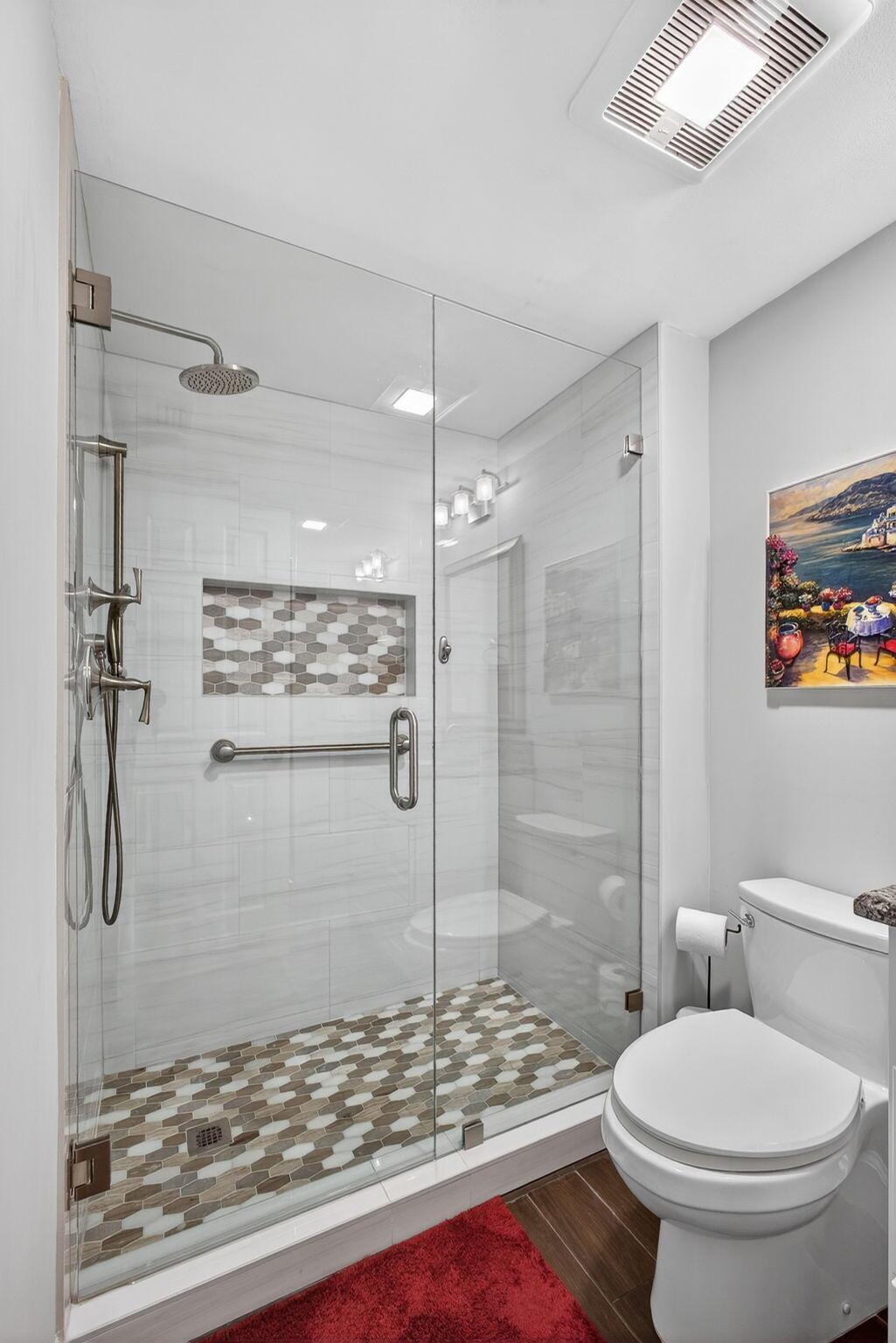 LAKES CONDO - Residential