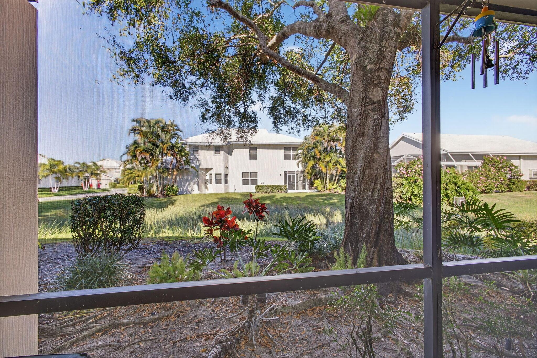 LAKES CONDO - Residential