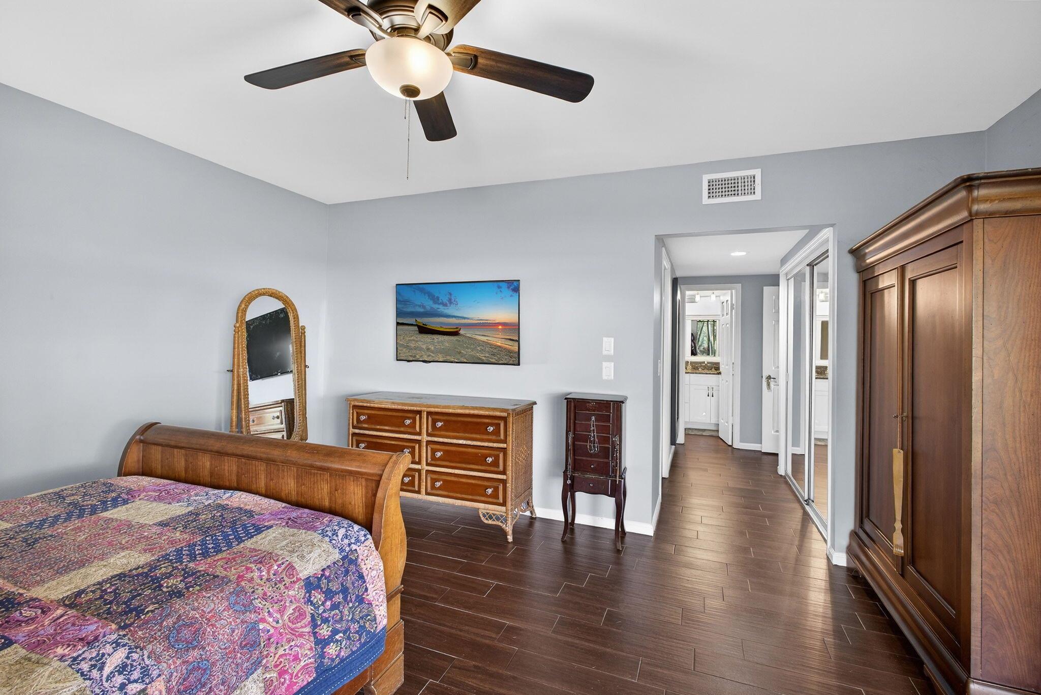 LAKES CONDO - Residential