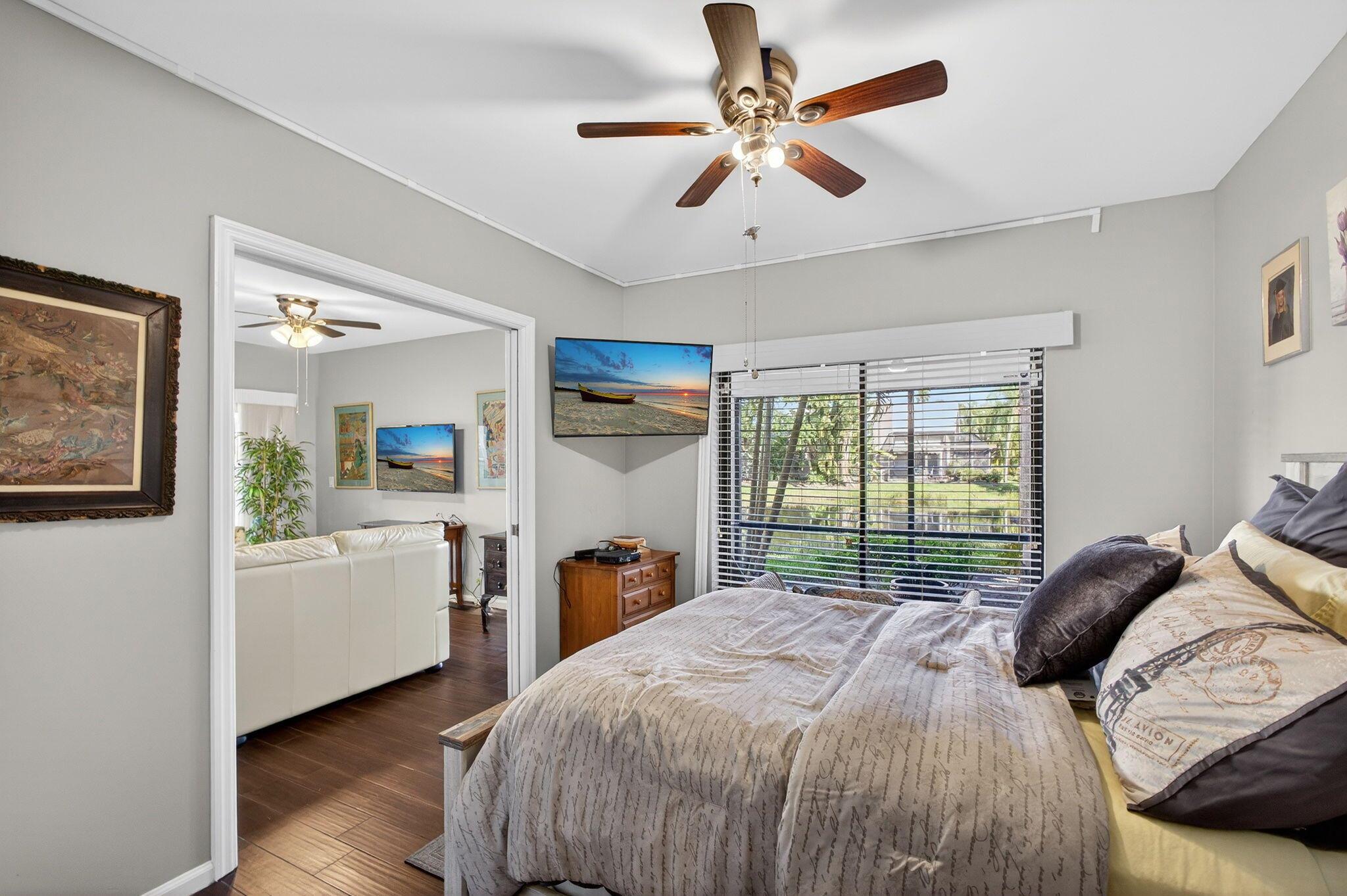 LAKES CONDO - Residential