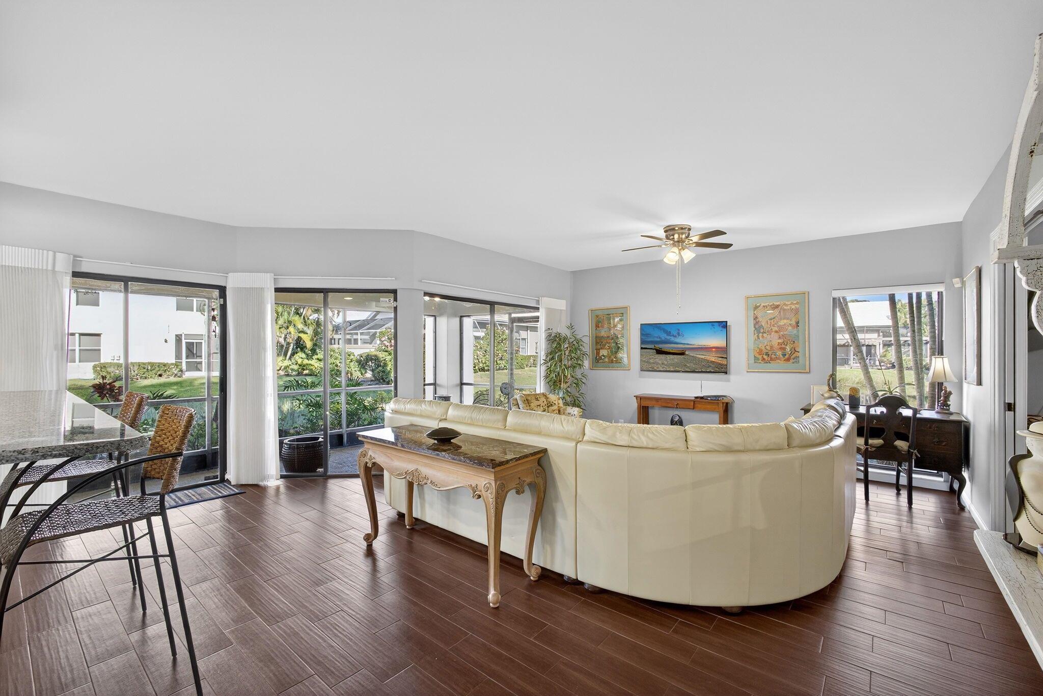 LAKES CONDO - Residential