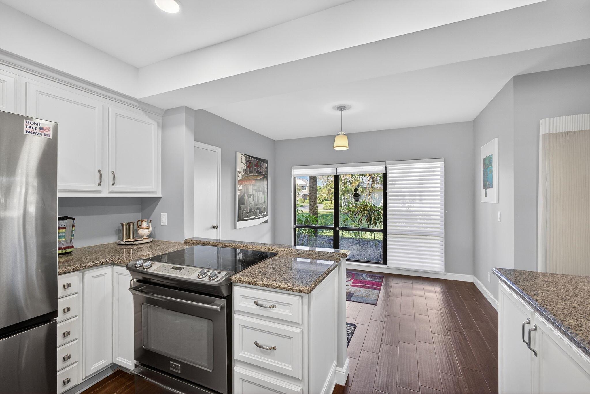 LAKES CONDO - Residential