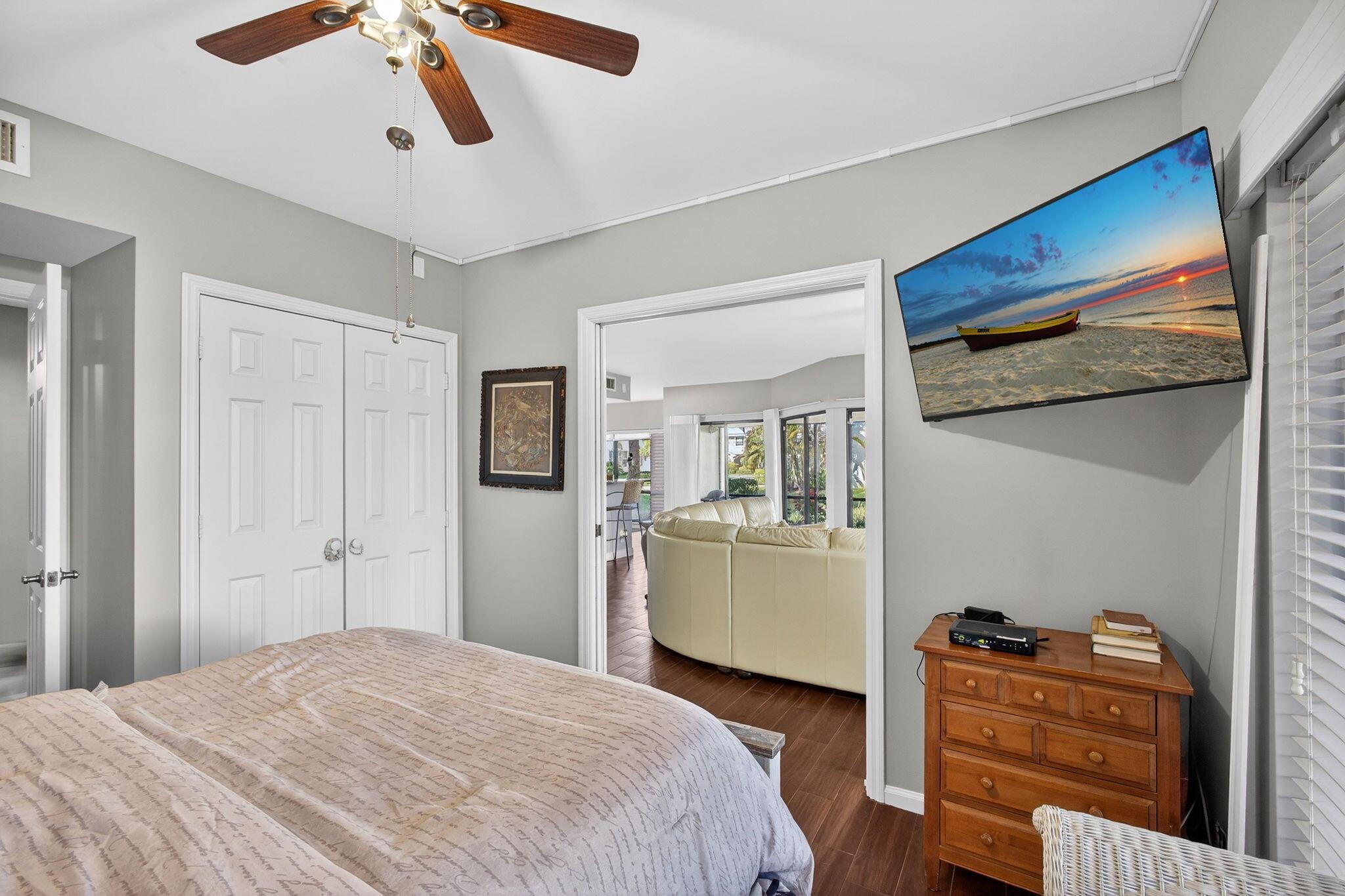 LAKES CONDO - Residential