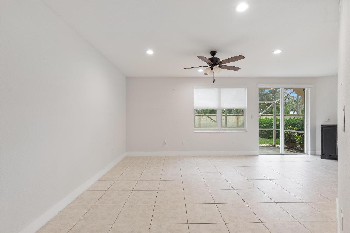 RACQUET CLUB OF DEER CREEK - Residential Lease